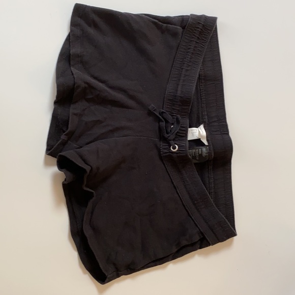 H&M Maternity Jogging Shorts - Picture 2 of 5